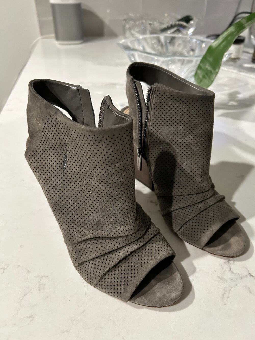 Vince Camuto Kentvi Suede Leather Women’s Gray Ankle Heels Open Toe Booties